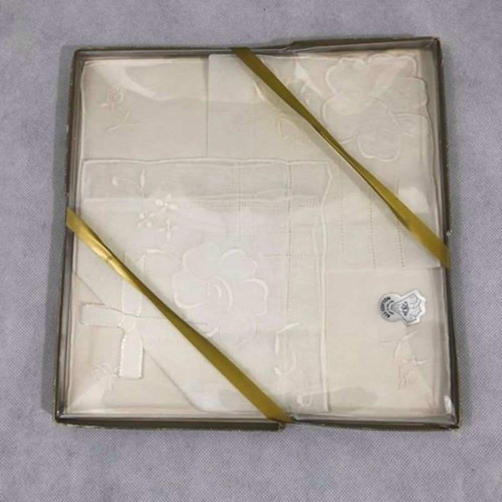 DescoFine Linen Antique Handkerchiefs in box
